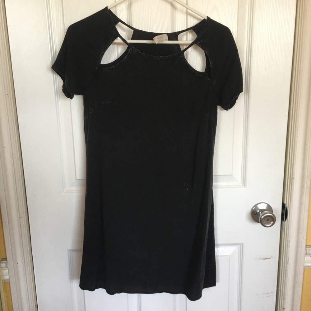 Cut out shoulder dress